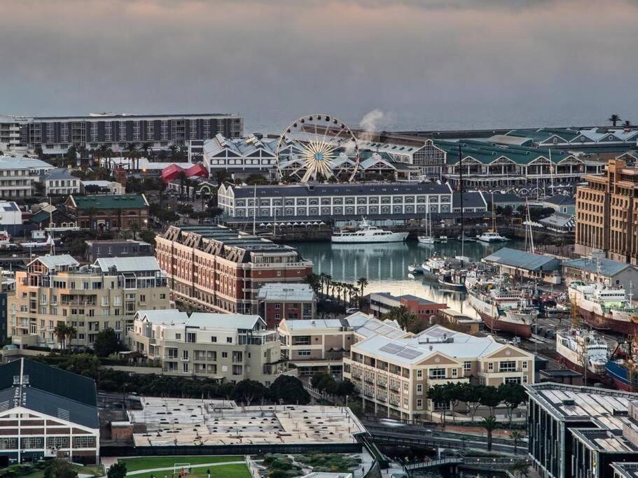 Stunning 1-Bedroom Apartment With Mountain Views Cape Town Exterior foto
