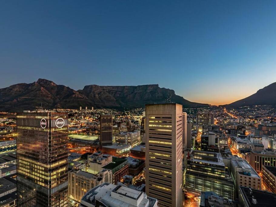 Stunning 1-Bedroom Apartment With Mountain Views Cape Town Exterior foto